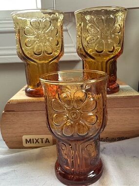Vintage Libbey Country Garden Daisy Amber Glass Footed Tumblers